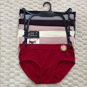 NEW Woman’s Seamless 7 Pack Hipster Underwear